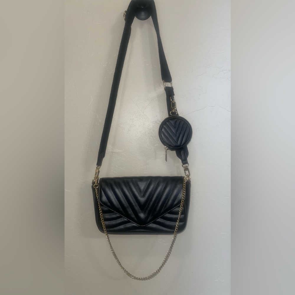 Small quilted black crossbody bag - Picture 6 of 10
